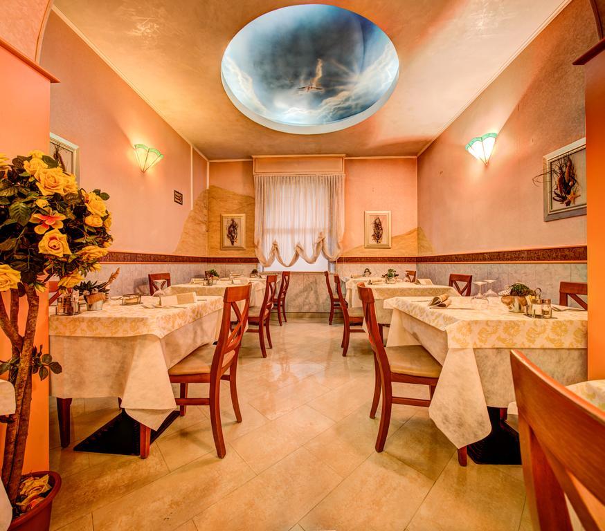Albergo Ristorante Pozzi Bellaria-Igea Marina Exterior photo